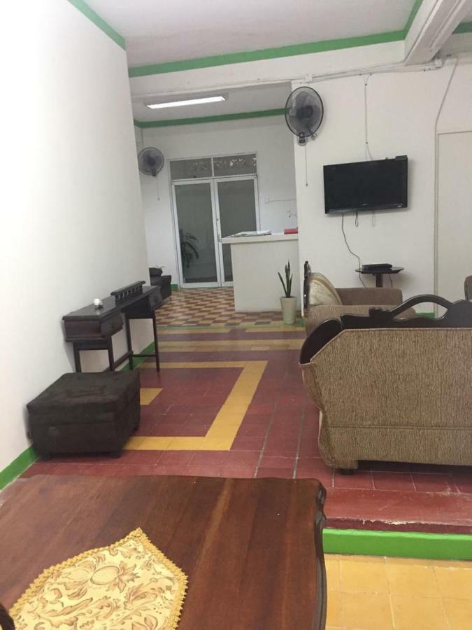 Hostal La Concordia 시우다드 발레스 외부 사진
