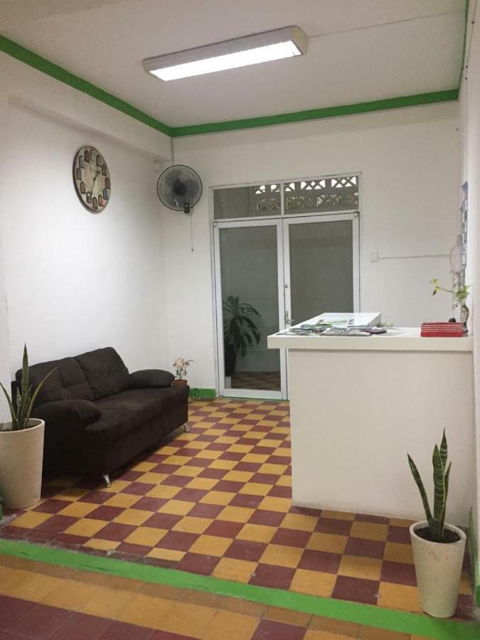 Hostal La Concordia 시우다드 발레스 외부 사진